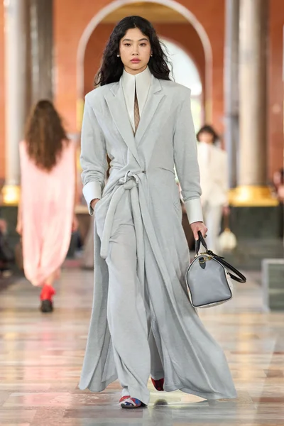 Look 5